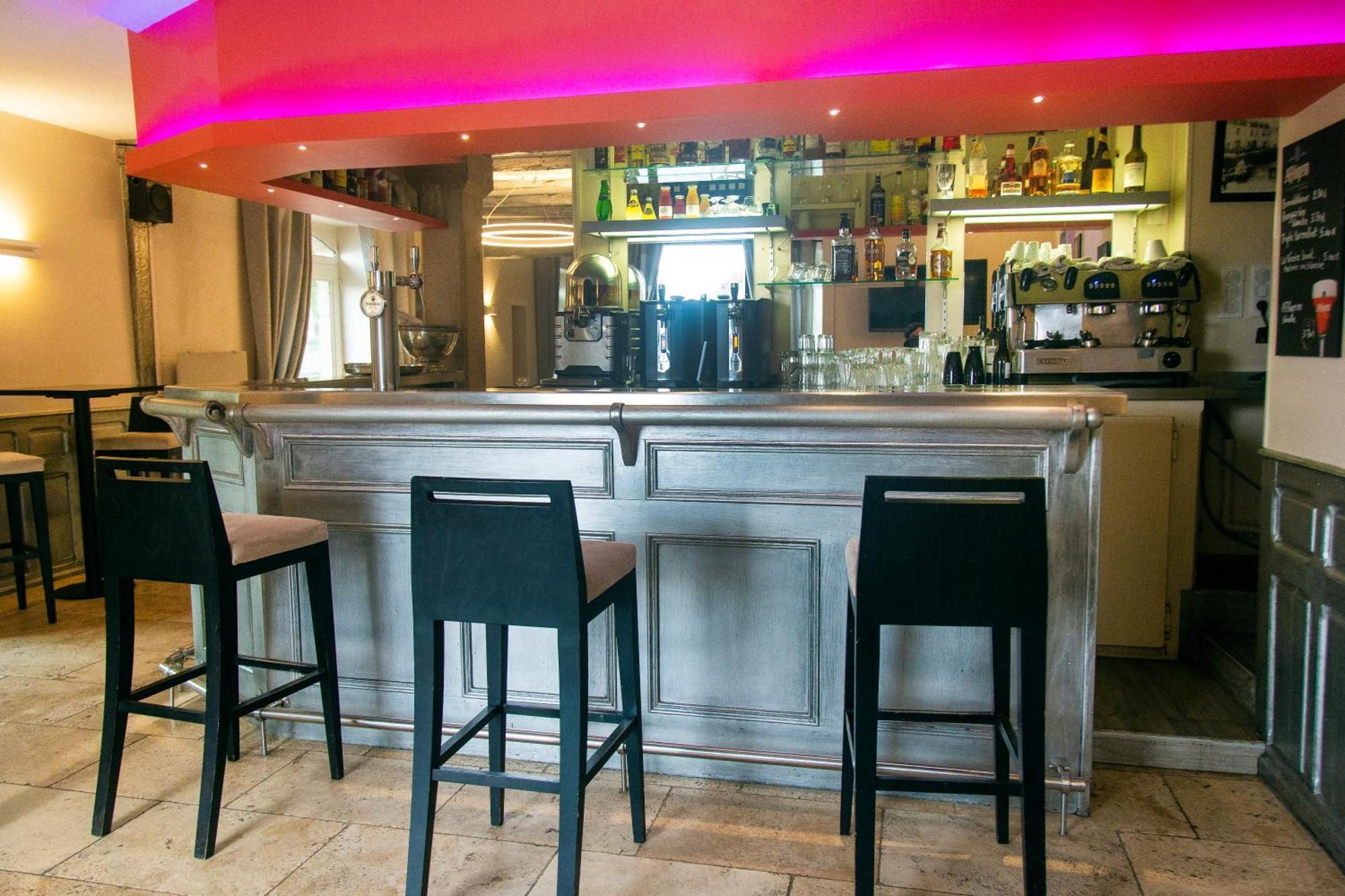 Le Victor Hugo - Hotel Et Restaurant - Logis Hotels Saint-Céré Eksteriør bilde