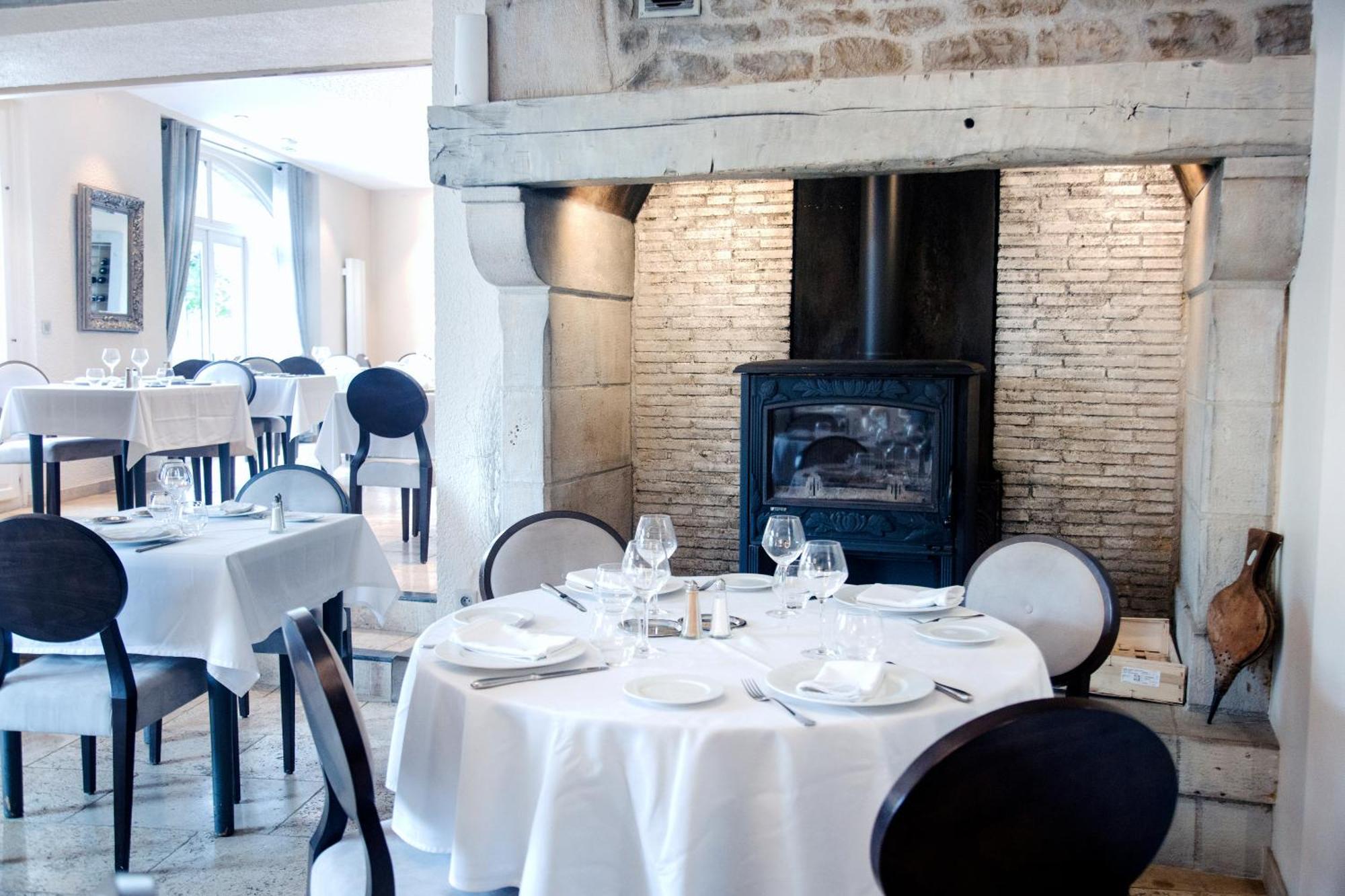 Le Victor Hugo - Hotel Et Restaurant - Logis Hotels Saint-Céré Eksteriør bilde