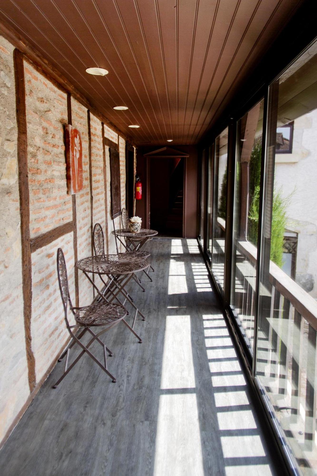 Le Victor Hugo - Hotel Et Restaurant - Logis Hotels Saint-Céré Eksteriør bilde