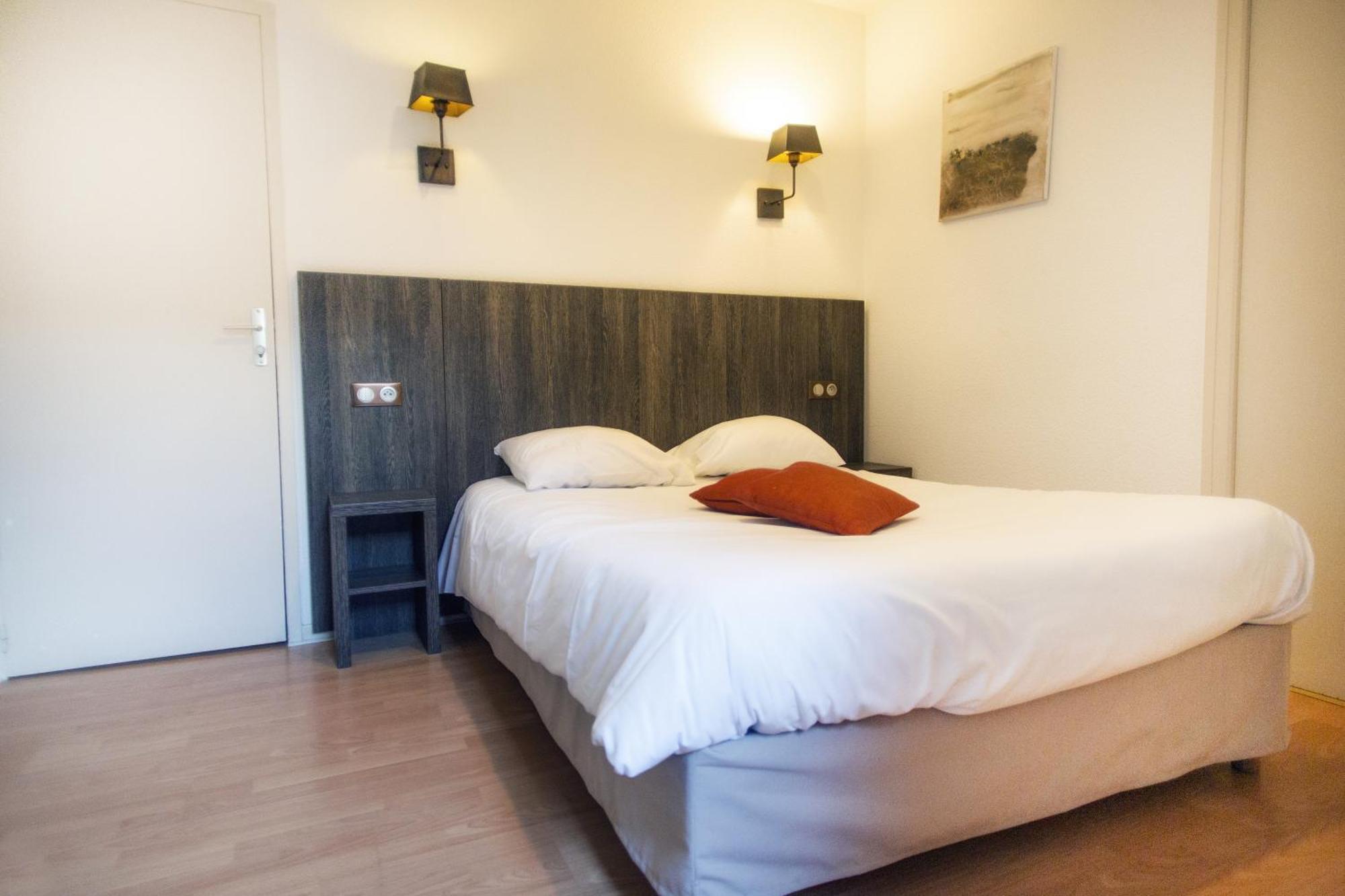 Le Victor Hugo - Hotel Et Restaurant - Logis Hotels Saint-Céré Eksteriør bilde
