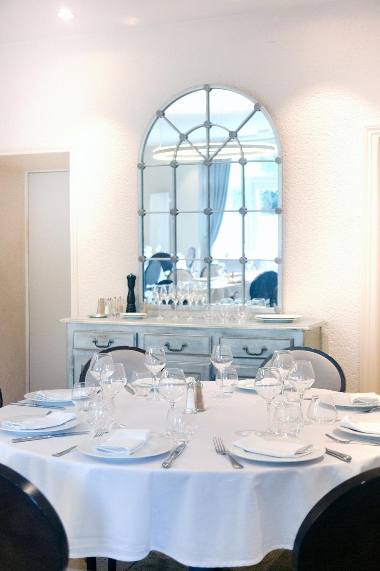 Le Victor Hugo - Hotel Et Restaurant - Logis Hotels Saint-Céré Eksteriør bilde