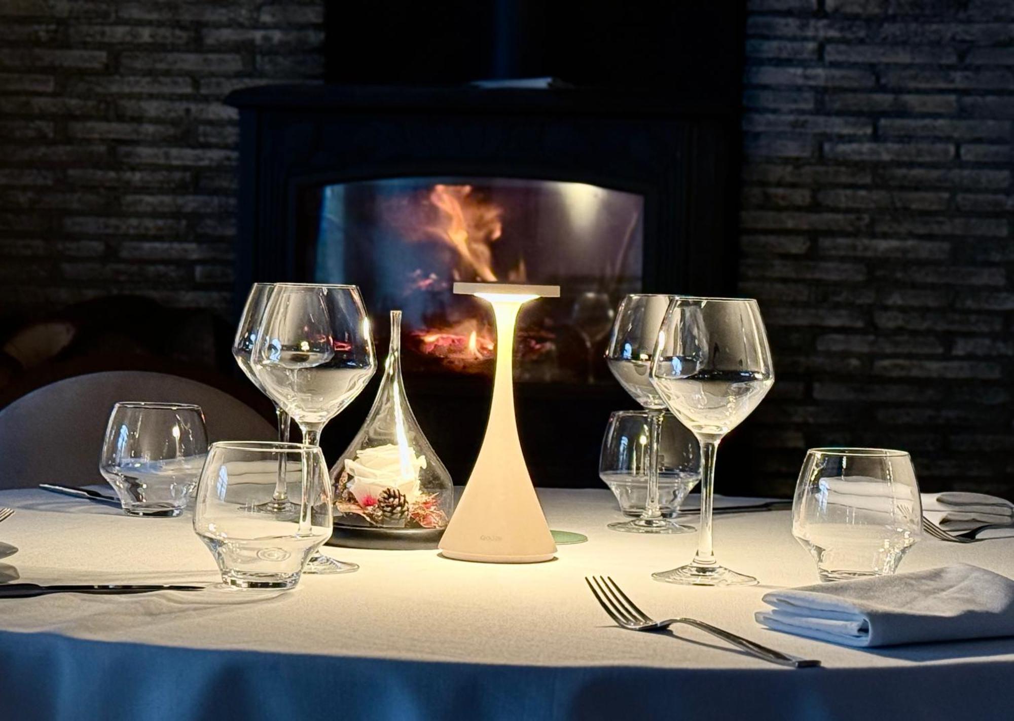 Le Victor Hugo - Hotel Et Restaurant - Logis Hotels Saint-Céré Eksteriør bilde